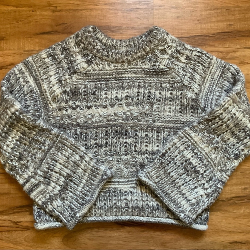 Universal Thread Marled Cream and Gray Sweater